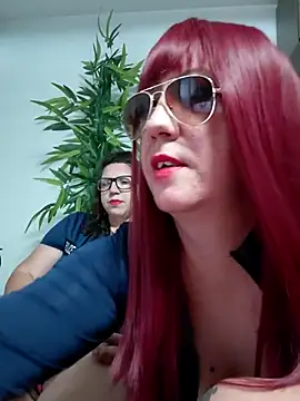 Snapshot of carolyne2023 chatting on 3, 10, 2025 carolyne2023 online show from 3, 10, 2025