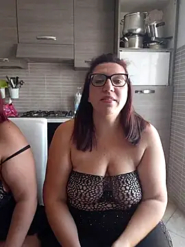 Snapshot of carolyne2023 chatting on 5, 11, 2025 carolyne2023 online show from 5, 11, 2025