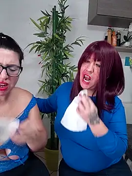 Snapshot of carolyne2023 chatting on 5, 12, 2025 carolyne2023 online show from 5, 12, 2025