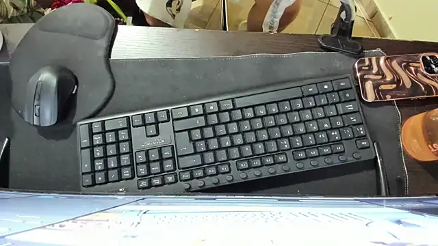 Amy Walker online show from 6, 4, 2026