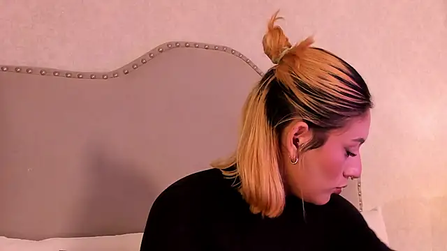 Emily robertss online show from 29, 9, 2025