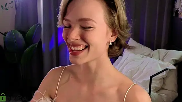 Eva Natsumi online show from 10, 9, 2025