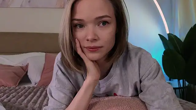 Eva Natsumi online show from 22, 1, 2025