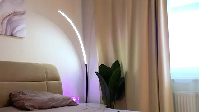 Eva Natsumi online show from 22, 2, 2025