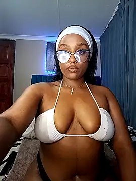 Queen-Chocolate online show from 7, 11, 2025