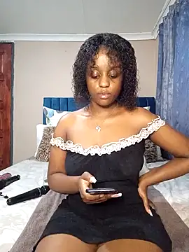 Queen-Chocolate online show from 2, 2, 2025