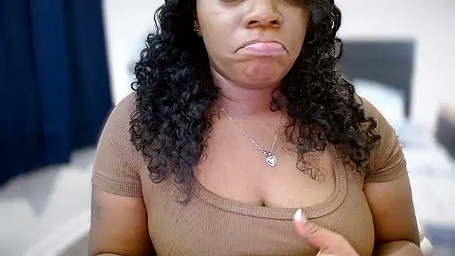 Snapshot of selena42 chatting on 27, 9, 2025 selena42 online show from 27, 9, 2025