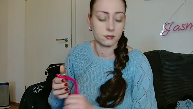 Jasmin-White online show from 6, 3, 2026