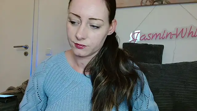Jasmin-White online show from 22, 4, 2026