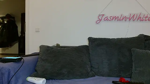 Jasmin-White online show from 17, 5, 2026