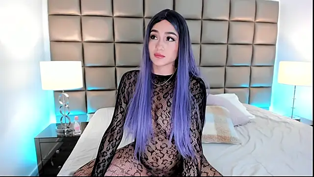 AnnyHizzle online show from 14, 3, 2025