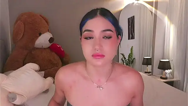 AnnyHizzle online show from 14, 10, 2025