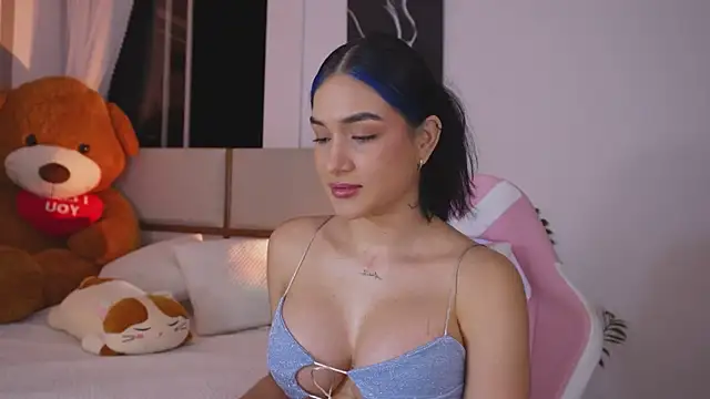 Snapshot of AnnyHizzle chatting on 5, 5, 2026 AnnyHizzle online show from 5, 5, 2026