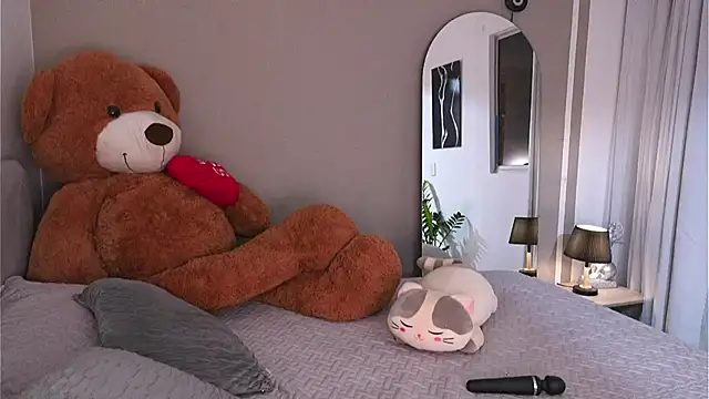 AnnyHizzle online show from 5, 10, 2025