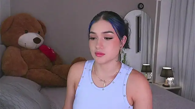 AnnyHizzle online show from 11, 10, 2025