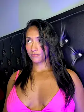 Snapshot of mailyreid chatting on 26, 11, 2025 mailyreid online show from 26, 11, 2025