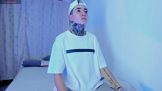 Tinny and Candy online show from 20, 12, 2025