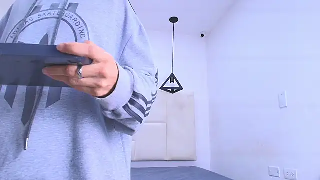 Tinny and Candy online show from 18, 3, 2025