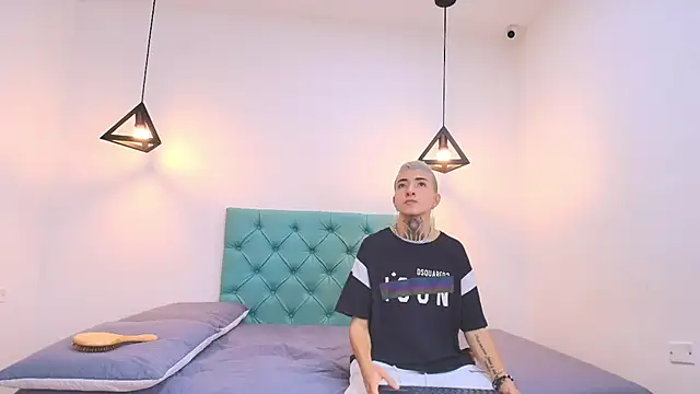 Tinny and Candy online show from 27, 2, 2025