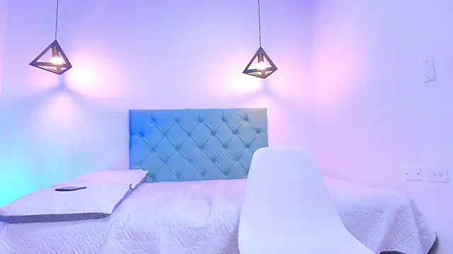 Tinny and Candy online show from 9, 3, 2025