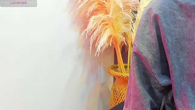 Tinny and Candy online show from 18, 10, 2025