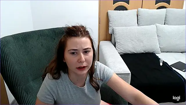 VioletaFlower7 online show from 15, 9, 2025