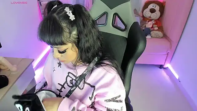 zoesullivan online show from 1, 2, 2025