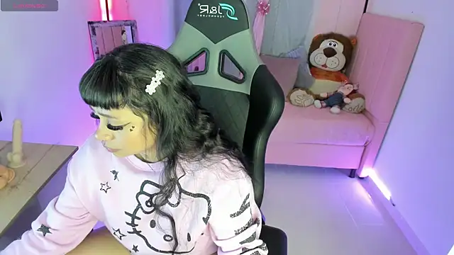 zoesullivan online show from 18, 3, 2025