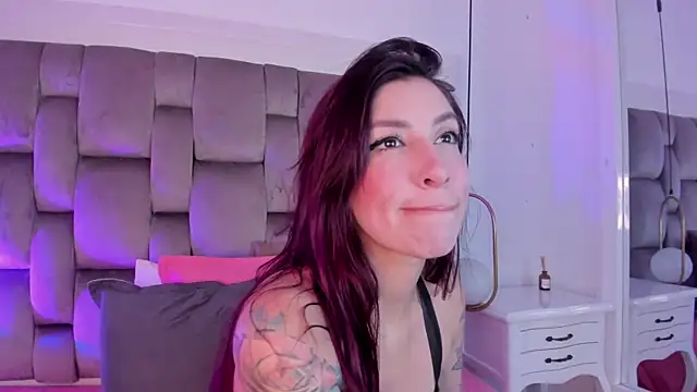 Ginger Violetta  online show from 22, 4, 2026
