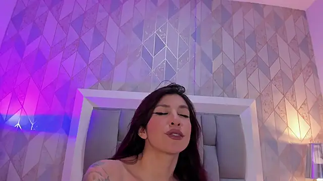 Ginger Violetta  online show from 26, 5, 2026