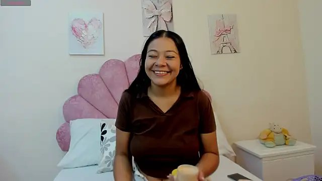 MilaaAdams online show from 30, 5, 2026