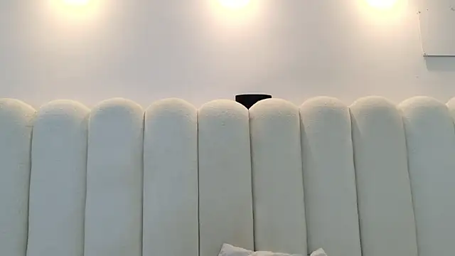 Snapshot of Juliabadlee chatting on 22, 12, 2025 Juliabadlee online show from 22, 12, 2025