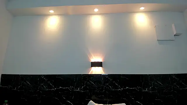 Juliabadlee online show from 6, 3, 2025