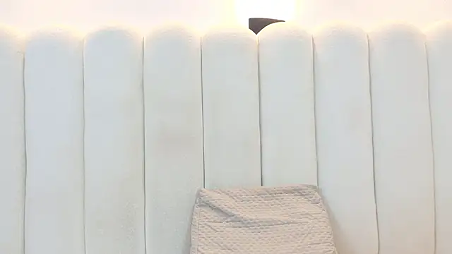 Juliabadlee online show from 10, 5, 2026
