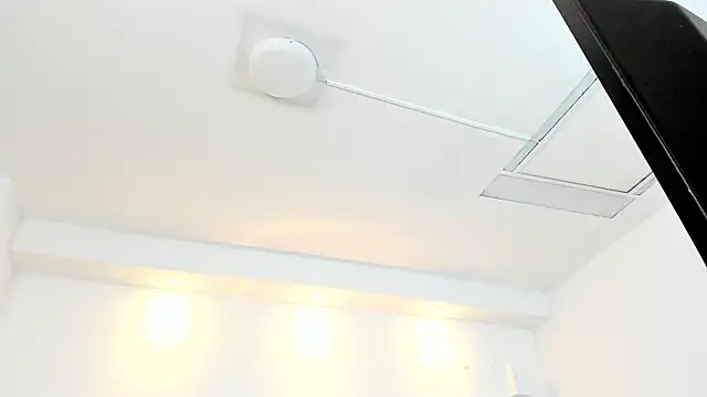 Juliabadlee online show from 22, 3, 2025