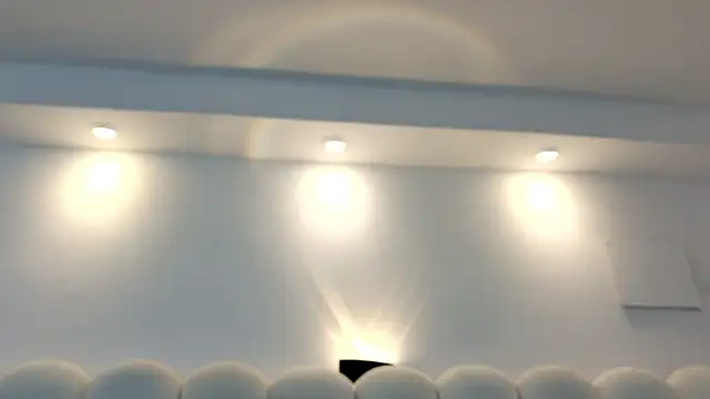 Juliabadlee online show from 15, 2, 2026