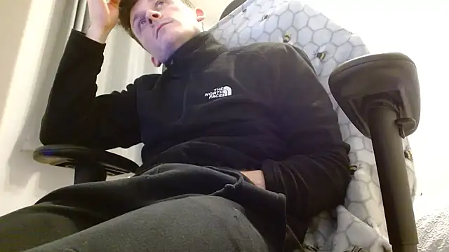 Irishbubblebutt69 online show from 16, 2, 2025