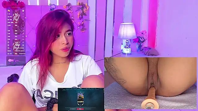 Snapshot of XimenaReid chatting on 8, 9, 2025 XimenaReid online show from 8, 9, 2025