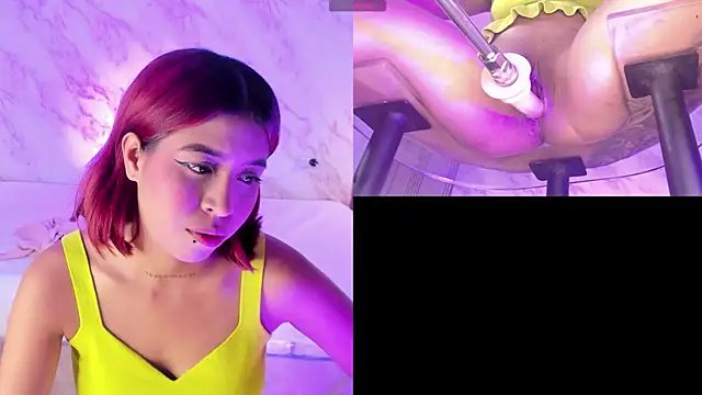 Snapshot of XimenaReid chatting on 2, 12, 2025 XimenaReid online show from 2, 12, 2025