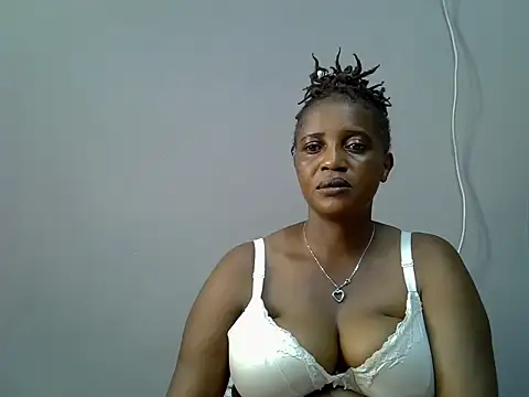 Snapshot of Hot_Caro chatting on 11, 12, 2024 Hot Caro online show from 11, 12, 2024