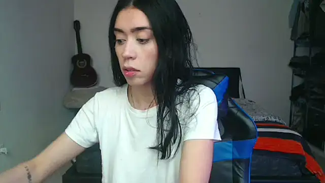 Julieta De Los Angeles online show from 14, 10, 2025