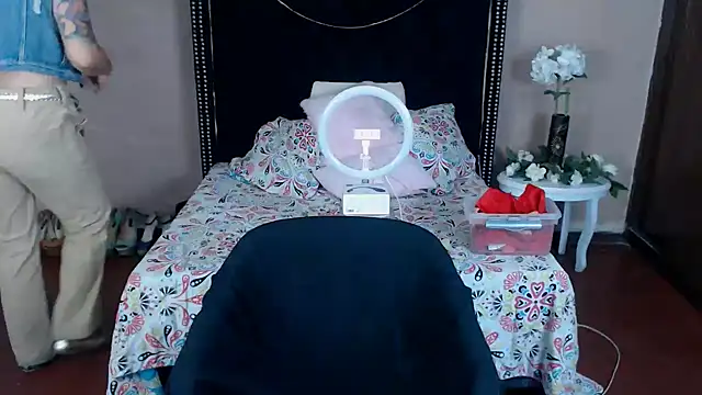 Snapshot of VioletaaaSlave chatting on 4, 3, 2026 VioletaaaSlave online show from 4, 3, 2026