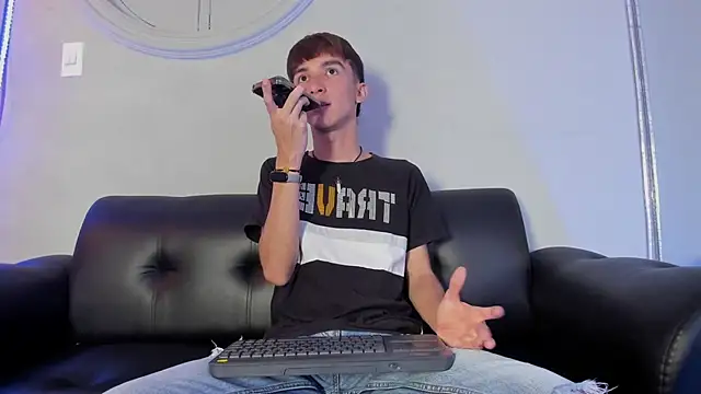 Snapshot of Jake_evans chatting on 7, 5, 2026 Jake evans online show from 7, 5, 2026
