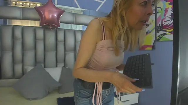 sophia ny online show from 13, 11, 2025