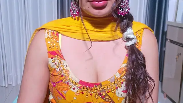 Aashika-Kaur online show from 2, 6, 2026
