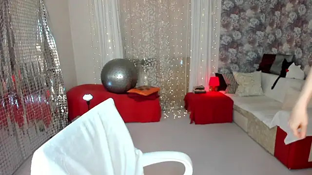 Snapshot of KarinaSweeety chatting on 5, 6, 2026 KarinaSweeety online show from 5, 6, 2026