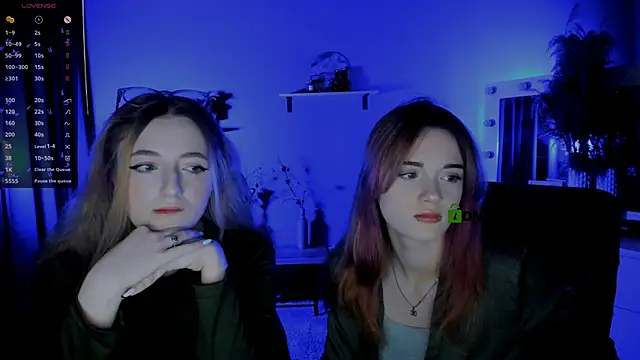 liana kisses online show from 14, 9, 2025