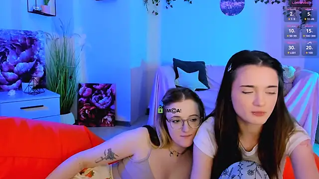 liana kisses online show from 4, 7, 2026