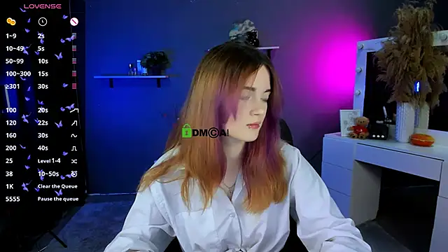 liana kisses online show from 12, 9, 2025