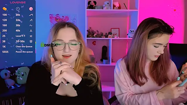 liana kisses online show from 27, 9, 2025